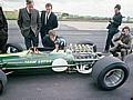 Eine Ikone unter den Rennmotoren: Vor 50 Jahren revolutionierte der Ford Cosworth DFV die Formel 1 (Graham Hill im Lotus, 1967).  Foto: Auto-Medienportal.Net/Ford